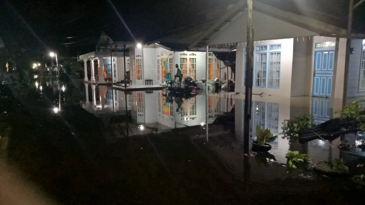 Kondisi banjir di Sekitar Rumah Warga Siantan Tengah Pontianak,- Foto: Roby