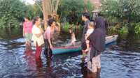 Anggota DPRD Kabupaten Mempawah Tinjau Lokasi Banjir di Desa Pasir