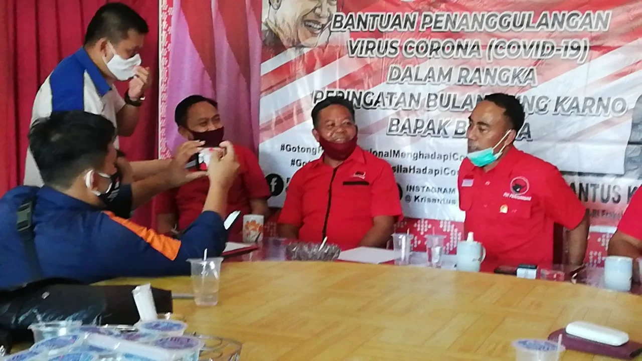 Anggota DPR RI Fraksi PDIP Bagikan 500 Paket Sembako untuk Terdampak Covid-