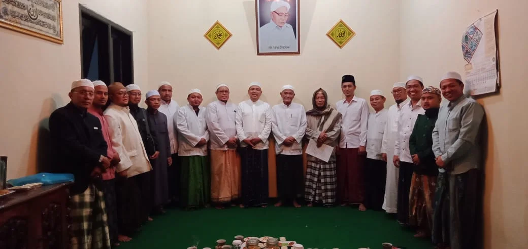 Foto bersama sejumlah pengasuh pondok pesantren dari kalbar kunjungi PPRU 1 Malang