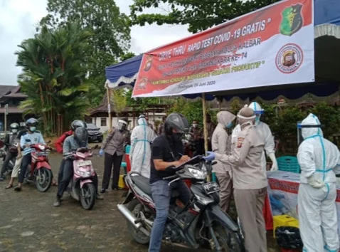 Rapid Test massal yang digelar gratis dalam rangka Hari Bhayangkara ke 74 dilaksanakan oleh Polda Kalbar selama dua hari dari tanggal 23 Juni dan 24 Juni 2020/ISTIMEWA