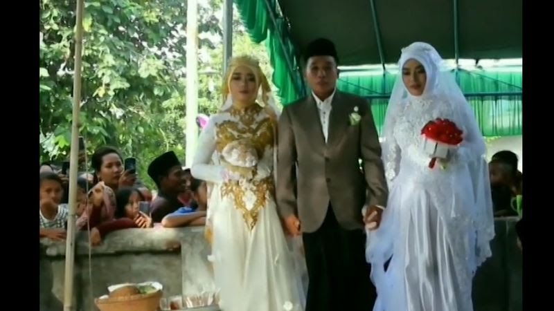 proses akad nikah Saiful dan kedua istrinya