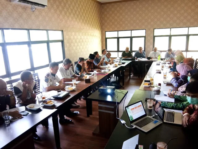 Pertemuan dilakukan bersama pembina dan Pengurus Yarsi Pontianak, Rabu (01/06/20).