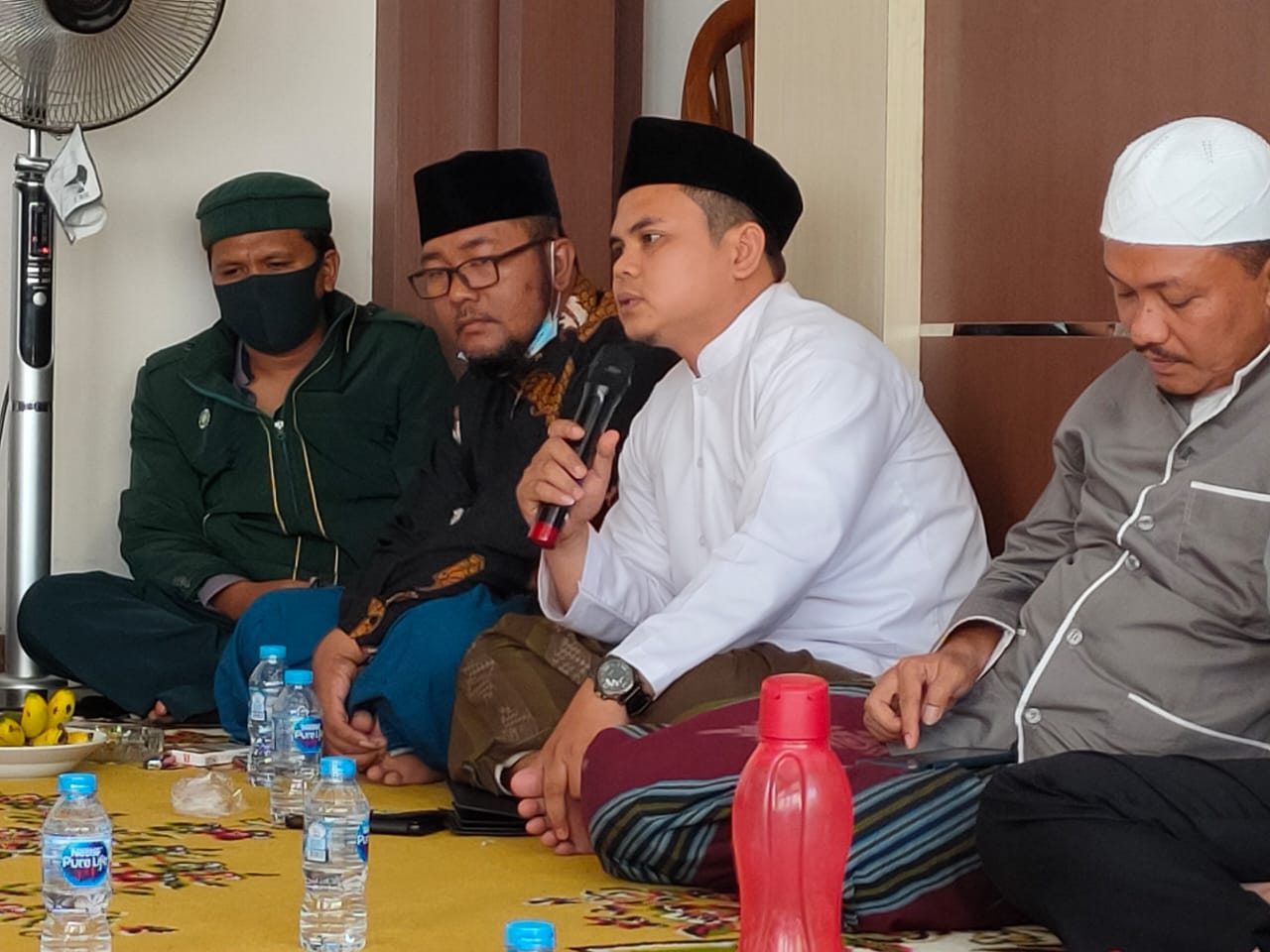 Forum Komunikasi Pimpinan Pondok Pesantren (FKPP) Kabupaten Kubu Raya berkunjung ke kediaman Pembina FKPP Kubu Raya Sujiwo di Jalan Sungai Raya Dalam Pontianak, Rabu (1/7/2020).