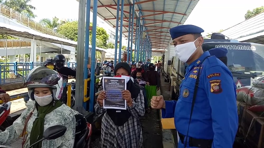 Dit Polairud Polda Kalbar Terus Sosialisasi dan Imbau Masyarakat Pakai Masker/ISTI