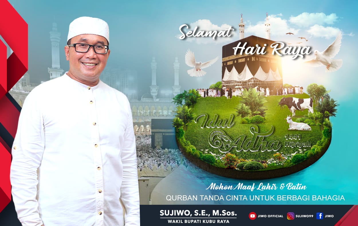 Wakil Bupati Kubu Raya Sujiwo mengikuti pelaksanaan salat Idul Adha di halaman Kantor Bupati Kubu Raya, Jumat (31/7/2020).