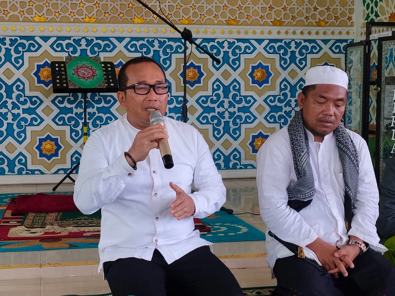 Sambangi Ponpes Raudlatul Firdaus, Wabup Sujiwo Sumbang Materiel Bangunan dan Peralatan Olahraga