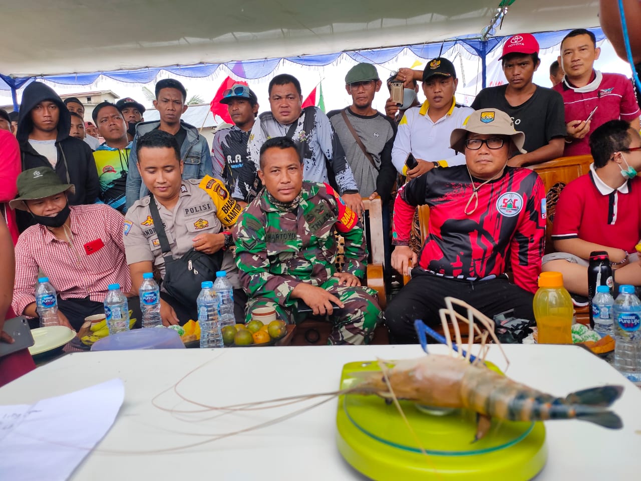 Sambut HUT ke-75 RI, FC 69 dan PDI Perjuangan Kalbar Gelar Lomba Mancing Udang Galah