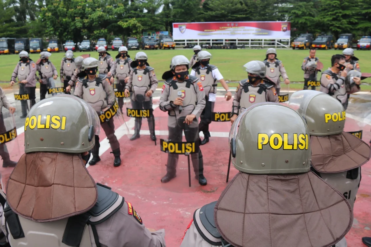 Pegang Tameng, Kapolda Kalbar Ikuti Langsung Latihan Pengendalian Massa/ISTIMEWA