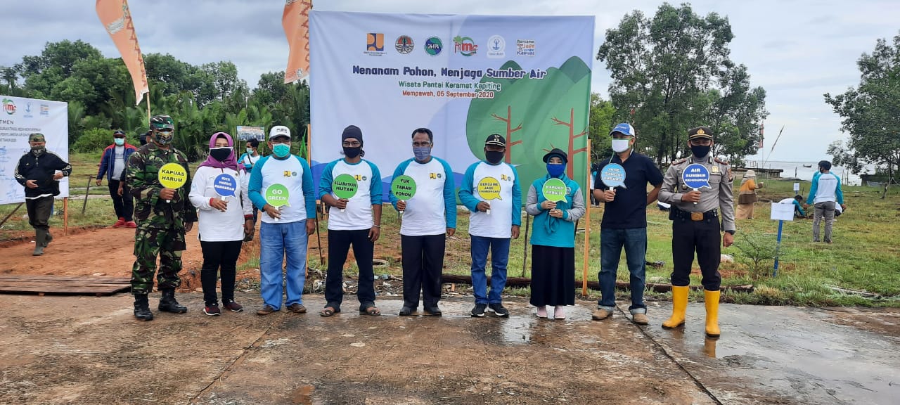 Wabup Mempawah Dukung Penanaman Pohon di Bibir Pantai Wisata Keramat Kepiting