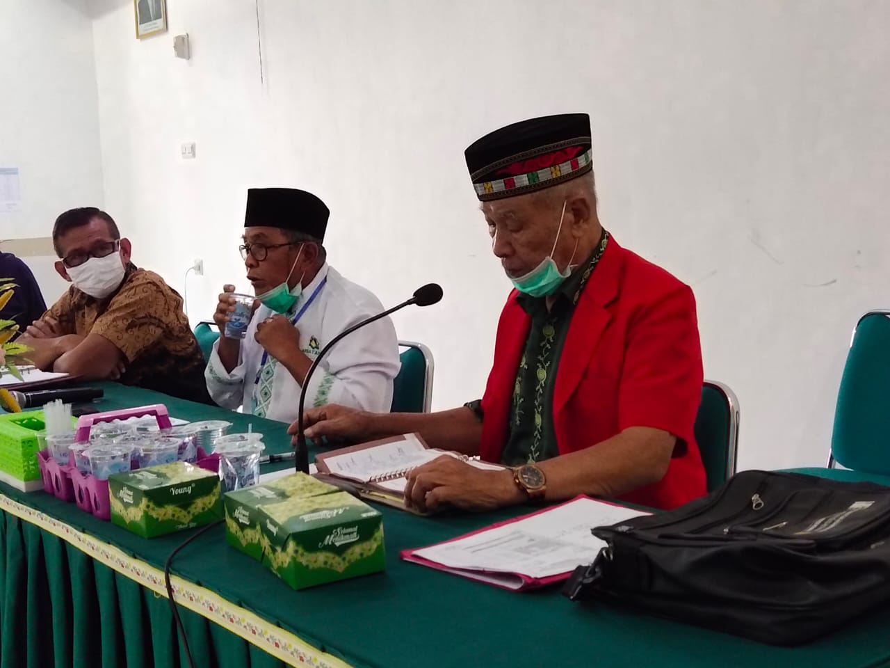 Yayasan Rumah Sakit Islam (Yarsi) Pontianak bersama Manajemen RSU Yarsi dan Stikes Yarsi Pontianak Lakukan Rapat Kerja di Aula Stikes Yarsi Pontianak jl Panglima Aim Pontianak Timur, Sabtu (19/09/2020)