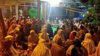 Warga Banjar Serasan Gelar Tahlil untuk Almarhumah Sumi dan Geby