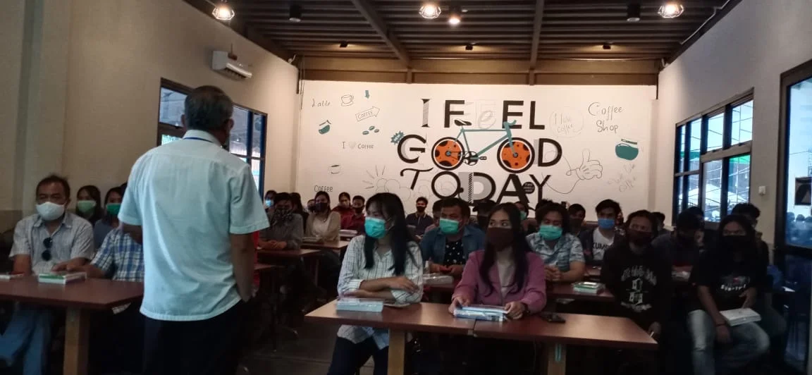 Adrianus Asia Sidot gandeng PMKRI Pontianak sosialisasi 4 Pilar kebangsaan/IST