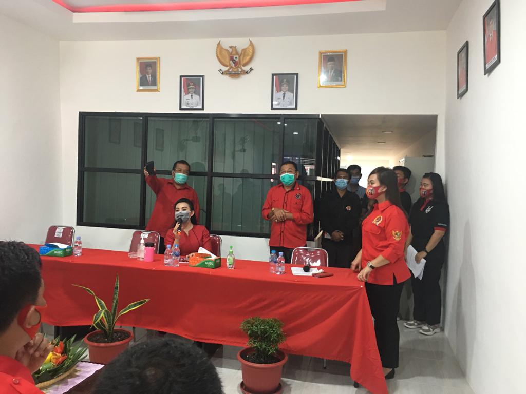 Karolin Resmikan Rumah Aspirasi Margareta dan Kantor PAC PDI Perjuangan Mandor