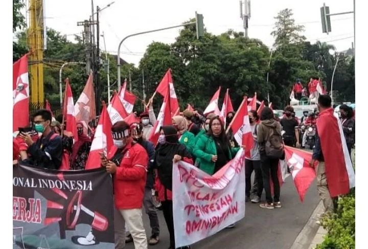 DPP GMNI menggelar aksi tolak Omnibus Law Cipta Lapangan Kerja.