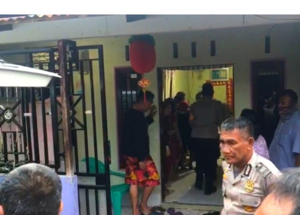 Warga Gang Matan X No.436, Kecamatan Pontianak Barat, Liu Nyuk Sak(70) ditemukan tewas gantung diri di rumahnya, Kamis, 15 Oktober 2020.