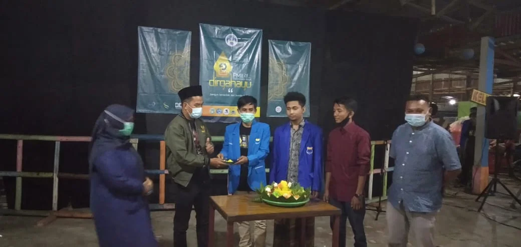 Pergerakan Mahasiswa Islam Indonesia (PMII) Cabang Pontianak Raya baru saja menggelar acara Peringatan Hari Lahir yang Ke-2. Acara ini dilaksanakan di lapangan Futsal Andika Jl. Trans Kalimantan, Kuala Ambawang pada tanggal 31 Oktober 2020.