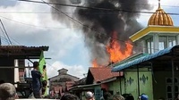 Sejumlah Rumah Padat Penduduk di Jeruju Pontianak Terbakar