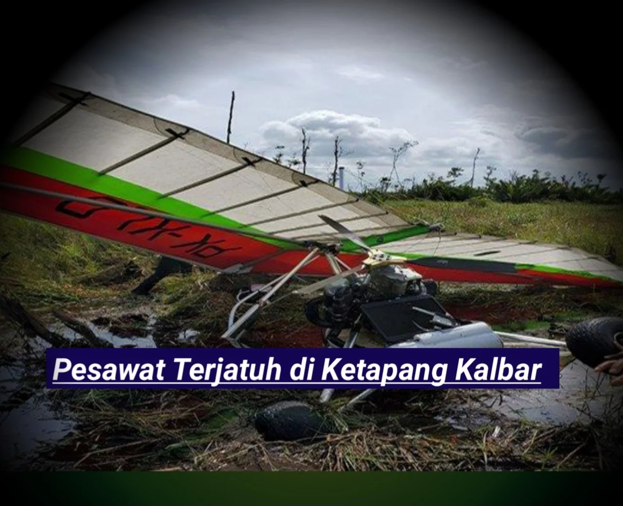 Sebuah Pesawat terbang milik Kementerian Lingkungan Hidup dan Kehutanan (KLHK) jatuh di KM 3 Jalan Tanjungpura.