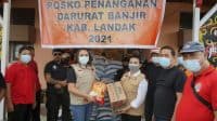 Kepala Baguna PDIP Kalbar Salurkan Bantuan Korban Banjir di Landak