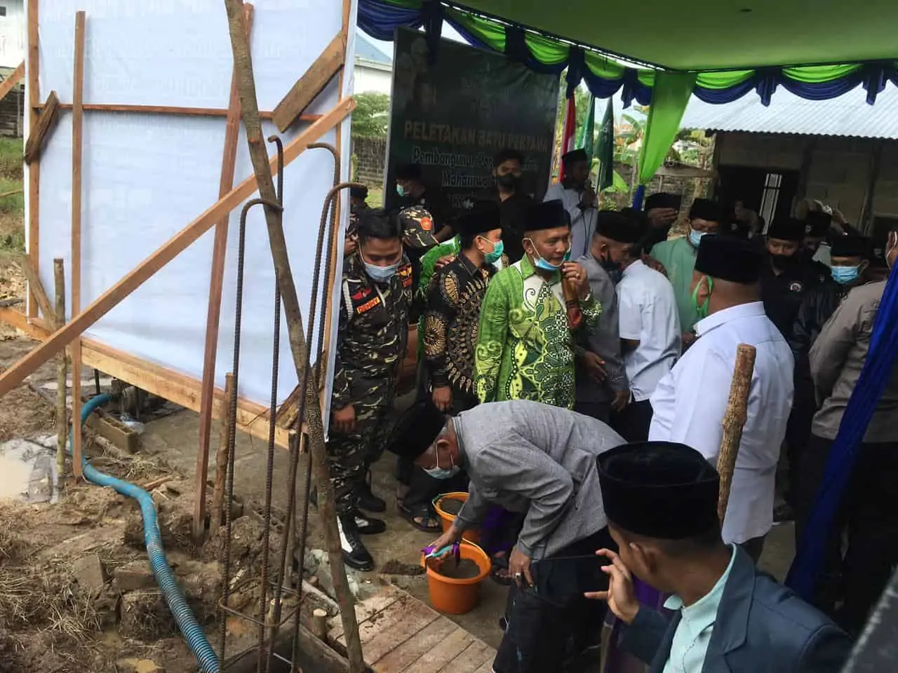 Pada Jumat 16 Januari 2021 PCNU Kota Pontianak melaksanakan peletakan batu pertama Pondok Pesantren Mahasiswa Aswaja