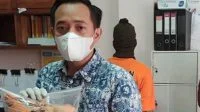 Anak Berusia 5 tahun dicabuli 10 Kali oleh Saudara Tirinya di Singkawang