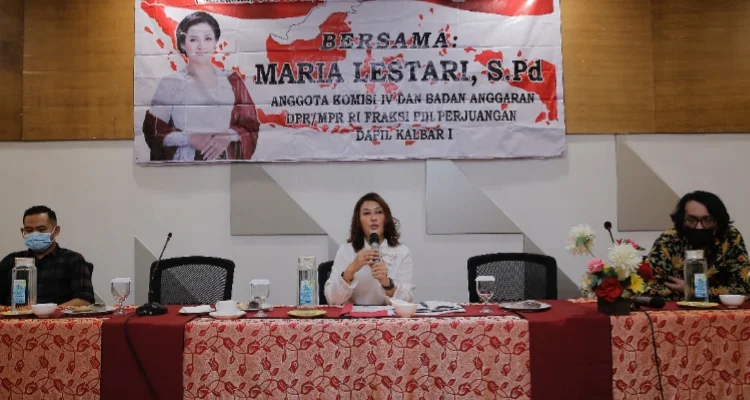 Anggota MPR RI-DPR RI dari Fraksi PDI Perjuangan, Maria Lestari S,P.d menggelar Sosialisasi Empat Pilar di hotel Golden Tulip, Kota Pontianak, Kalimantan Barat, Selasa 9 Februari 2021 pagi.