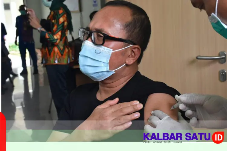 Wabup Sujiwo Imbau Masyarakat Tak Takut Vaksinasi