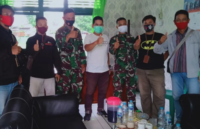 Sejumlah Wartawan Bengkayang Datangi Kompi Senapan C Yonif 645 GTY