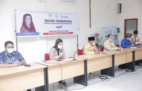 Anggota Komisi IV DPR RI Fraksi PDI Perjuangan Dapil Kalbar I menggelar, Maria Lestari menggelar Safari Gemarikan di Kantor dinas Ketahanan Pangan dan Perikanan Kabupaten Mempawah, Selasa 20 April 2021.