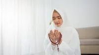 BACAAN DOA Hari Terakhir Ramadhan 2021 Bahasa Indonesia Latin Arab dan Doa Menyambut Idul Fitri 1442