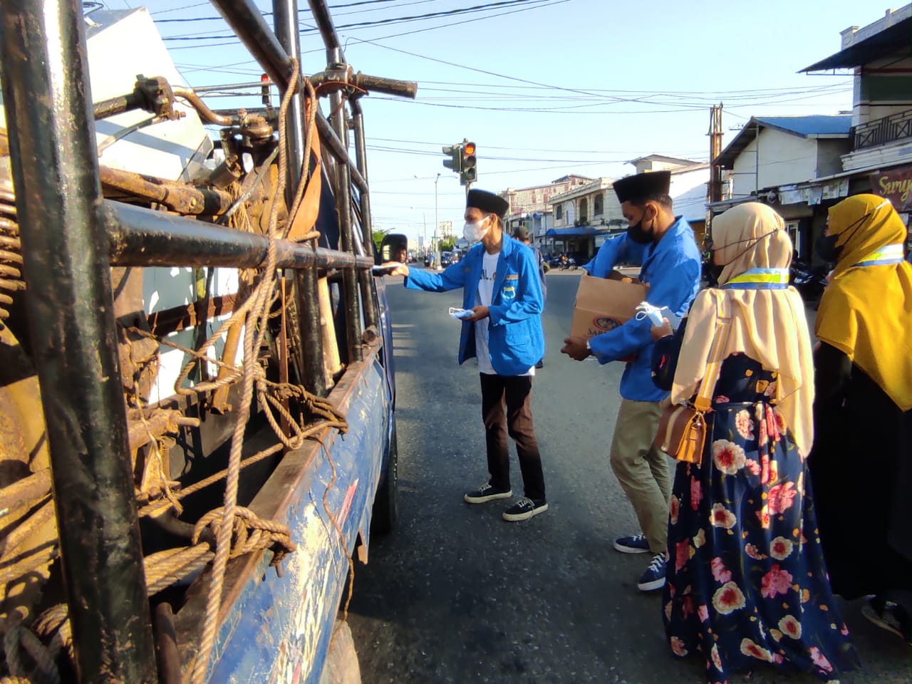 Harlah PMII ke-61, PMII Kabupaten Ketapang Melaksanakan Pembagian Takjil dan Buka Puasa Bersama