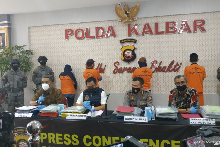 Polda Kalbar Tangkap Mafia Tanah senilai Rp1 triliun, Termasuk Mantan Kades Desa Durian