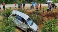 Sebuah Mobil Alami Kecelakaan di Batang Tarang Sanggau, Pengumudi Alami Luka