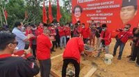 Lasarus Letakan Batu Pertama Pembangunan Kantor DPC PDIP Sekadau