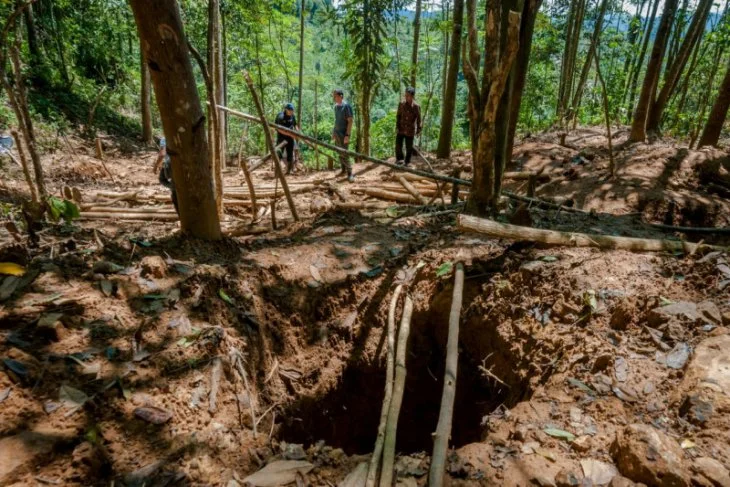 Masyarakat komunitas adat Badui yang berada di pedalaman Kabupaten Lebak, Banten, kini terusik setelah Gunung Liman seluas dua hektare terjadi kerusakan akibat ulah penambang emas tanpa izin (PETI) atau gurandil