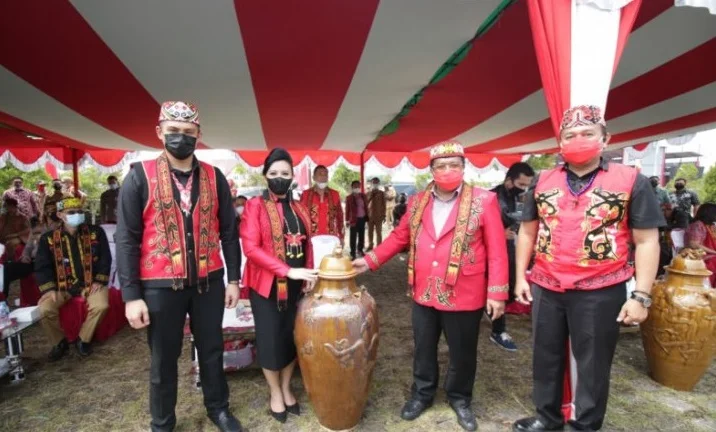 Masyarakat Dayak di Landak Adakan Ritual Adat Naik Dango di Tengah Pandemi