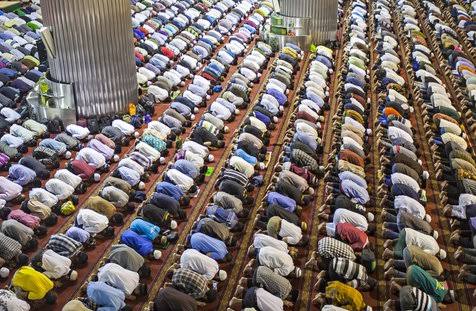 Istimewa/Tata Cara Solat Tarawih dan Niat Sholat Tarawih, Arab dan Indonesia Lengkap Beserta Artinya
   