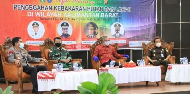 Gubernur Kalbar, Sutarmidji saat menghadiri acara Coffe Morning dengan tema pencegahan kebakaran hutan dan lahan di uula kantor Kejaksaan Tinggi Kalbar di Pontianak, Kamis(8/4/2021)