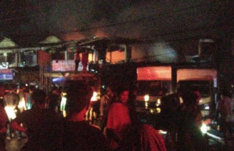 Sebanyak 10 Ruko Terbakar di Jalan Perdamaian Pal 9