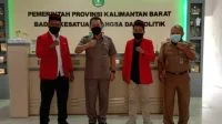 Ersandy (Ketua DPD GMNI Kalbar), Hermanus (Kepala Kesbangpol Provinsi Kalbar), Pandi (Ketua DPC GMNI Pontianak)