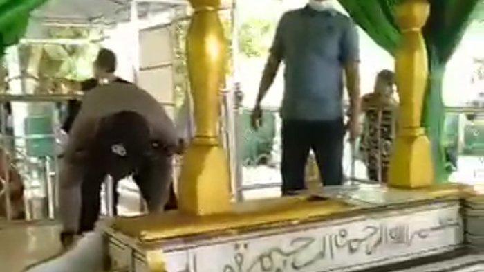 Beredar Video Makam Habib Ali di Bukit Batu Sungai Kunyit Dibakar, Cek Faktanya