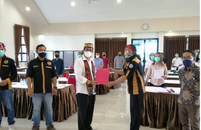 Pemuda Dayak Kalbar Dukung Vaksinasi Massal