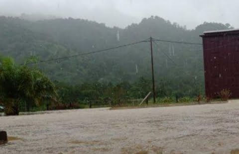 Banjir itu merendam sejumlah wilayah di Kecamatan Sukadana, salah satunya di Dusun Pelerang Desa Benawai Agung, Rabu 14 Juli 2021.