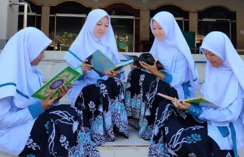 PESANTREN SALAF| POSTER DAN GAMBAR Tahun Baru Islam 2021/10 Agustus 2021