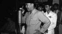 KUMPULAN Kata-Kata Bung Karno Yang Mengguncang Dunia HUT RI ke-76