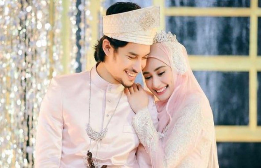 Adab istri terhadap suami