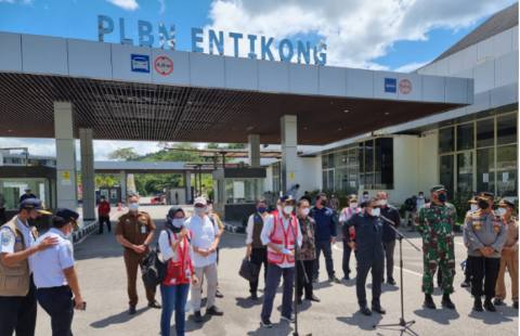 Lasarus Dampingi Menhub Resmikan Terminal Bongkar Muat Barang di PLBN Entikong