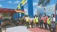 Lasarus Tinjau Program Padat Karya di Bandara Tebelian Sintang