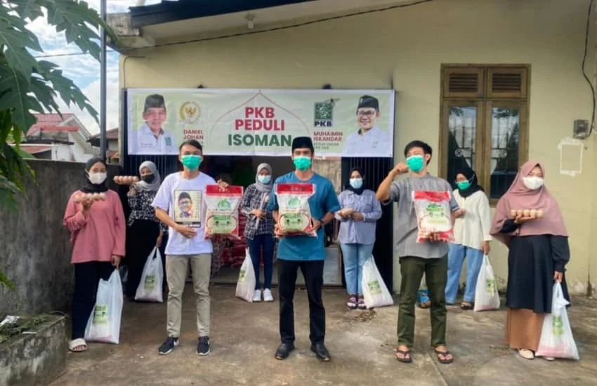 Sahabat Daniel Johan Lakukan Aksi Solidaritas Berbagi untuk Warga Isoman di Pontianak dan Sekitarnya.